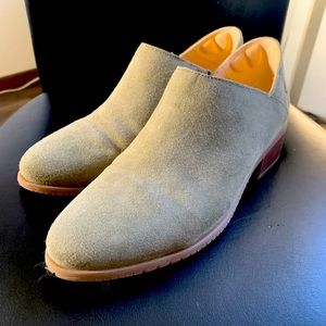 Sienna Shootie by Hushpuppies, Olive Suede